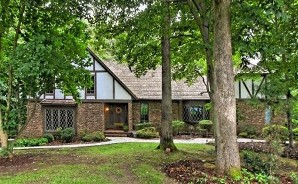 Brown Brick Home - Real Estate Broker